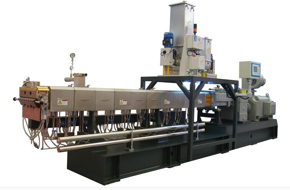 High speed high torque twin-screw extruder